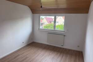 5-Zimmer-Wohnung mit separatem Büro, Terrasse, Keller & optionaler Garage in Stuttgart-Plieningen – Vordere Schafstraße 8a, 70599 Plieningen (Ortsteil), Stuttgart – Vorschaubild 9