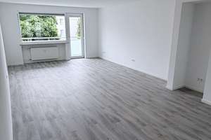 Lichtdurchflutete 3 Zimmer Wohnung in München-Moosach mit Balkon,Loggia &Moderner Sanierung