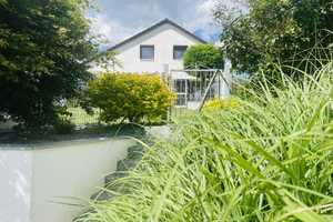 Idyllisch! Schönes Haus mit wunderschönem Gartengrundstück in Aussichtslage und großer Doppelgarage – Göppingen (Kreis) – Vorschaubild 2