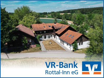 Vielseitig nutzbares Anwesen mit 5 Wohneinheiten, Lagerhalle und Teich