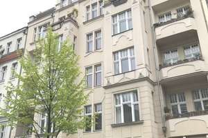 Toller Altbau in begehrter Lage  - Anfragen bitte schriftlich