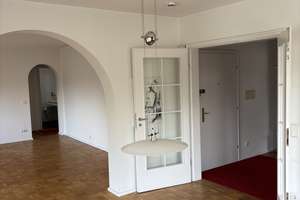 Großzügiges Wohnidyll in München-Solln: 3,5 bis 4-Zimmer-Traum mit XXL-Terrasse & TG-Stellplatz – Die vollständige Adresse der Immobilie erhältst du vom Anbieter., 81479 Solln, München – Vorschaubild 2