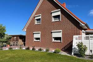 Modernes Wohnen in ruhiger Lage – Einfamilienhaus mit Kamin und großem Garten – Die vollständige Adresse der Immobilie erhältst du vom Anbieter., 23758 Oldenburg in Holstein – Vorschaubild 3