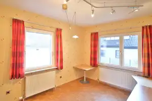 Großzügiges Familienhaus mit Gartenidylle und vielseitigen Nutzungsmöglichkeiten – Heilbronn – Vorschaubild 12