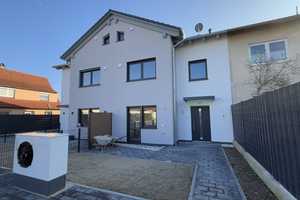 ... AIGNER - RÖNTGEN³ - DH 10 - ruhig, stilvoll und energieeffizient  - Hier haben alle Platz! ... – Röntgenstraße 10, 84513 Altötting (Kreis) – Vorschaubild 1