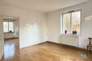 Charmantes, kleines 3-Familienhaus mit Garten - komplett frei - perfekt für Umbau - mit Ihren Ideen – Die vollständige Adresse der Immobilie erhältst du vom Anbieter., 70734 Fellbach – Vorschaubild 4