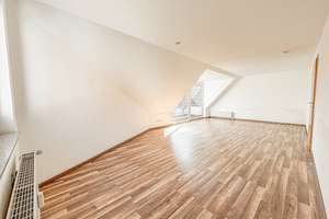 Charmante Maisonette-Eigentumswohnung in Dachgeschoss mit Balkon – Die vollständige Adresse der Immobilie erhältst du vom Anbieter., 45359 Schönebeck, Essen – Vorschaubild 4