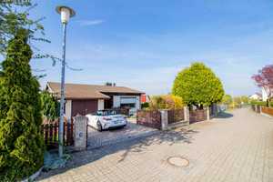 Großzügiges Haus mit ausgebautem Kellergeschoss, Garage und mehr! – Im Hirseborn 66, 99439 Weimarer Land (Kreis) – Vorschaubild 3