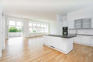 Großzügiges Wohnen mit Stil – Exklusive 4-Zimmer-Wohnung mit über 172 m² und Westterrassen