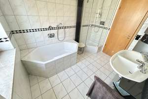SEHR GEPFLEGTES, GROßZÜGIGES  1-2 FAMILIENHAUS MIT TRAUMHAFTEM GRUNDSTÜCK IM HERZEN VON DEURINGEN – Die vollständige Adresse der Immobilie erhältst du vom Anbieter., 86391 Stadtbergen – Vorschaubild 13