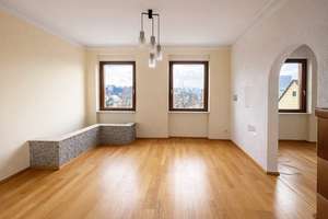 Große Altbauwohnung mit Potenzial:  130 m² Wohnfläche, Balkon und 3 Schlafzimmern! – Die vollständige Adresse der Immobilie erhältst du vom Anbieter., 75179 Brötzingen, Pforzheim – Vorschaubild 2