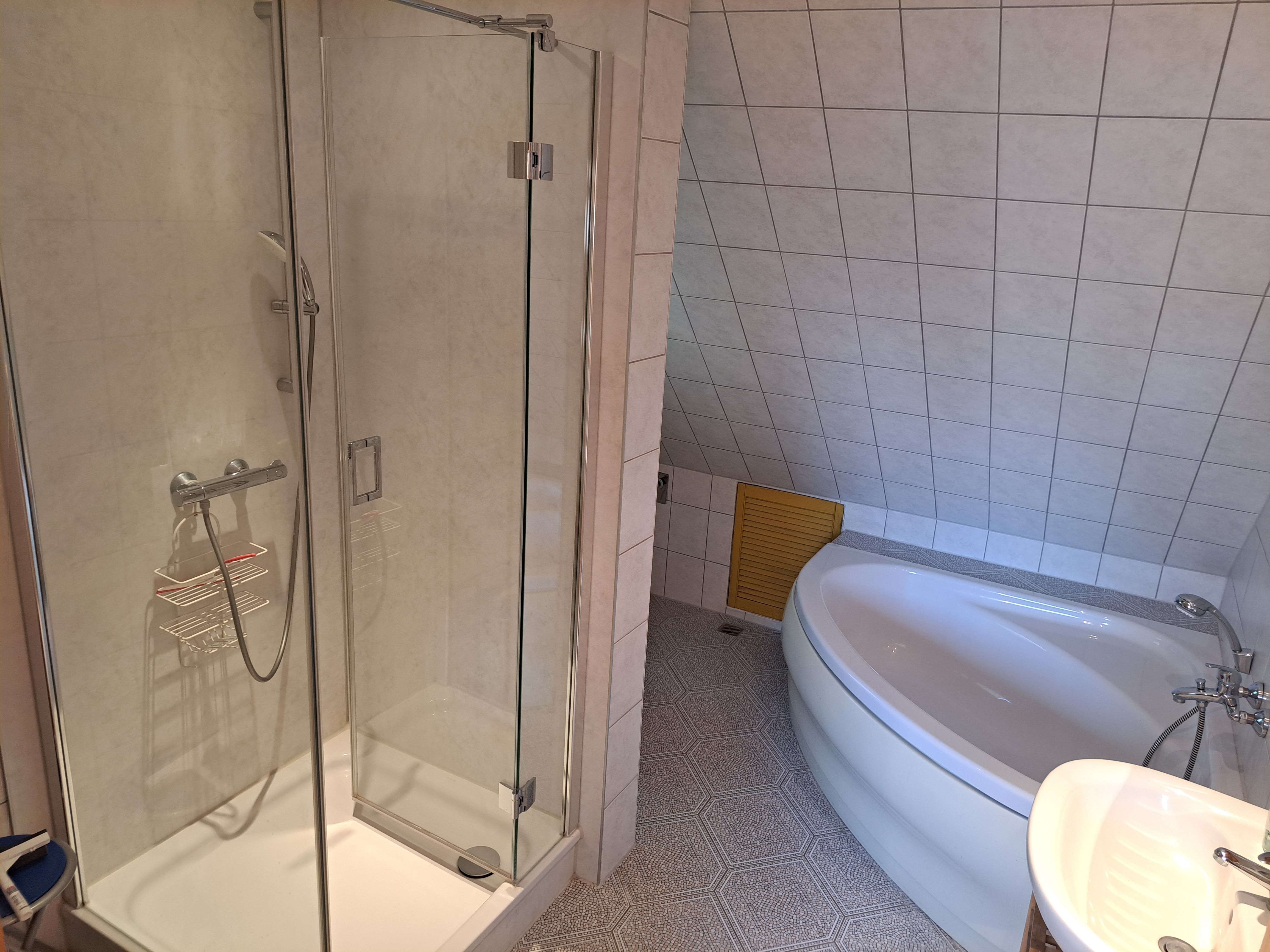 Immobilie in Glowe - Zweifamilienhaus - 300 m zum Strand, beide WE frei verfügbar - Bild 18