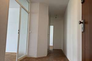 2-Zimmer-Wohnung, 71m², mit Loggia in Köln-Niehl 