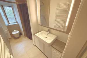 Stilvoll sanierte 3-Zimmer-Altbauwohnung mit privatem Innenhof in ruhiger Wohnlage in Frankfurt-Nied – 65934 Nied, Frankfurt am Main – Vorschaubild 12