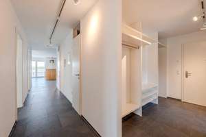 ***Helle 4,5-Zimmer-Wohnung mit Terrasse, Balkon und Traumblick im beliebten Degerloch*** – Die vollständige Adresse der Immobilie erhältst du vom Anbieter., 70597 Degerloch (Ortsteil), Stuttgart – Vorschaubild 3