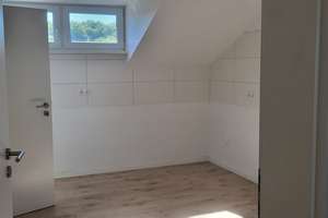 Viel Platz für den Alltag in dieser 5-Zimmer-Wohnung in Koblenz – Koblenzer Straße 192, 56073 Moselweiß, Koblenz – Vorschaubild 3