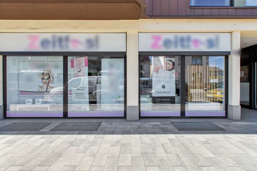 Laden-/Geschäftslokal mit Praxis-/Behandlungsfläche in attraktiver Geschäftslage von Langenfeld