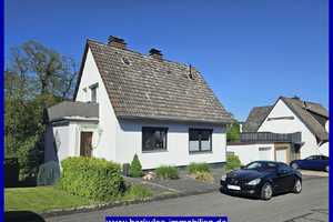 Freistehendes Einfamilienhaus mit Garten und Garage – Kassel (Kreis) – Vorschaubild 2