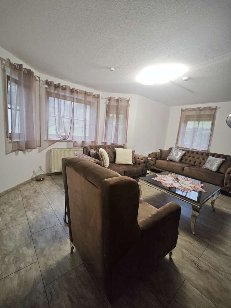 Immobilie in Kuchen - Platz für Ihre Ideen:" 4,5-Zimmer-Wohnung + Gartenanteil + Garage - seltene Gelegenheit" - Bild 3