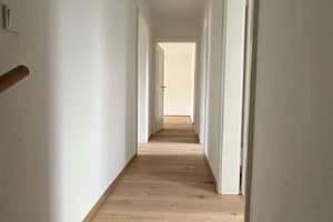 Renovierte Doppelhaushälfte mit gehobener Innenausstattung und EBK und Garten in Gauting – Hubertustrasse 9 91 1/4, 82131 Gauting – Vorschaubild 9