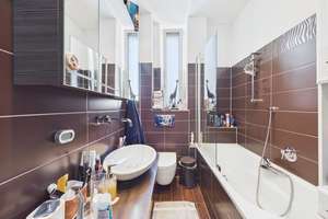 Helle Altbauwohnung mit Balkon, nahe der Adolfsallee und fußläufig zum Bahnhof ! – Die vollständige Adresse der Immobilie erhältst du vom Anbieter., 65185 Mitte, Wiesbaden – Vorschaubild 8
