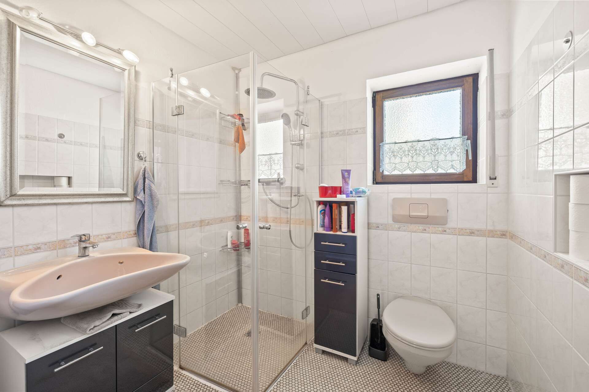 Immobilie in Hohentengen am Hochrhein - Platzwunder mit 2 Wohneinheiten - ca. 324 m² Wohnfläche, XXL-Dachterrasse - modernisiert inkl. PV - Bild 10