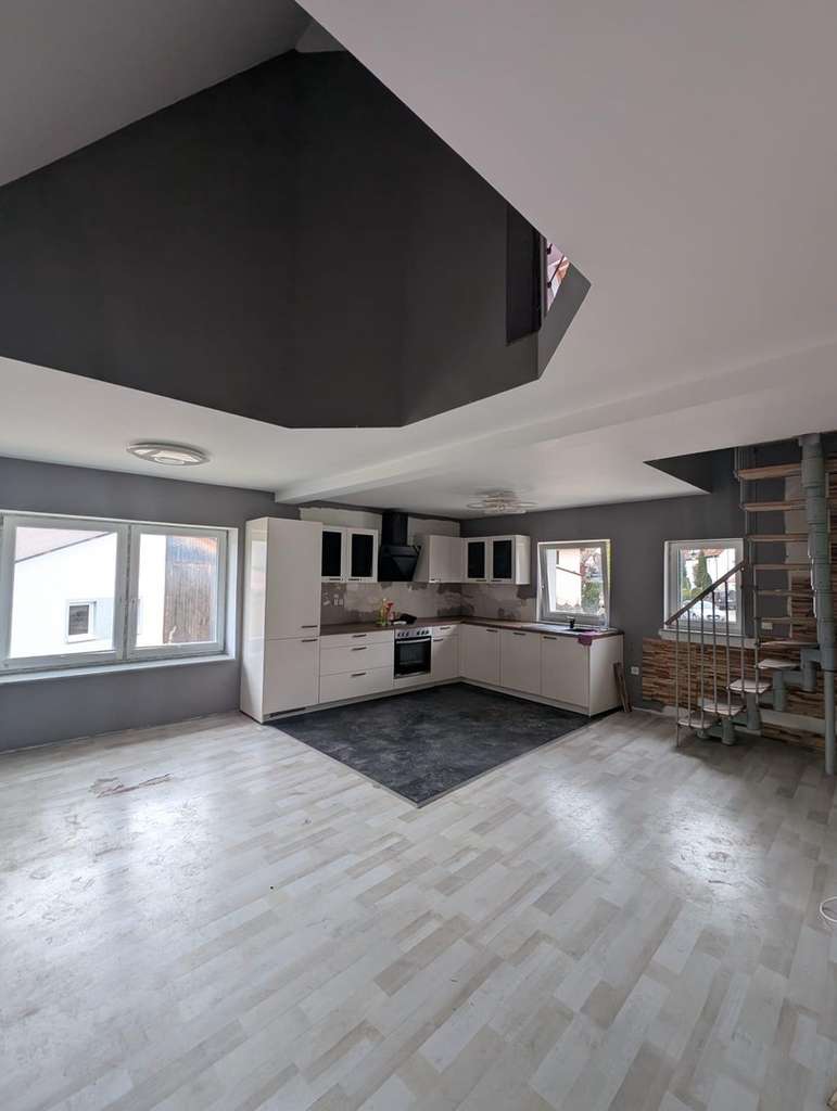 Immobilie in Münsingen - Schickes, provisionsfreies Einfamilienhaus ideal für Heimwerker - Bild 2