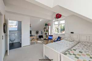 Hochwertige und moderne Doppelhaushälfte mit ELW in bester Wohnlage von S-Vaihingen – Die vollständige Adresse der Immobilie erhältst du vom Anbieter., 70563 Heerstraße, Stuttgart – Vorschaubild 3