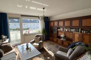 Düsseldorf-Urdenbach: Helle 2-Zimmer Wohnung im 1. OG