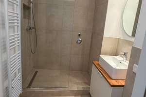 Sanierte Altbauwohnung mit zwei Balkonen, Stuckdecken, Dielen und neuer Einbauküche in Wiesbaden – Die vollständige Adresse der Immobilie erhältst du vom Anbieter., 65183 Mitte, Wiesbaden – Vorschaubild 15
