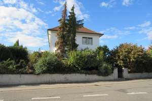 REPRÄSENTATIVES 1-2 FAMILIENHAUS MIT 2 TERRASSEN, DOPPEL- UND EINZELGARAGE SOWIE GROSSEM GARTEN – Die vollständige Adresse der Immobilie erhältst du vom Anbieter., 67229 Laumersheim – Vorschaubild 3