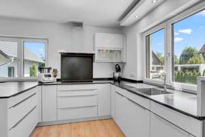 Hochwertiger Neubau! Energieeffizientes Architektenhaus mit Privatsphäre auf großem Grundstück – Die vollständige Adresse der Immobilie erhältst du vom Anbieter., 95503 Hummeltal – Vorschaubild 11