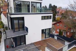 Luxuriöse Neubau-Immobilie in Naturnähe: Modern, lichtdurchflutet und vielseitig