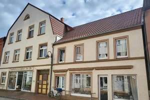 Mehrfamilienhaus mit Gewerbeflächen - Zentral und Vielfältig – Friedrich-Franz-Straße 14, 19303 Dömitz – Vorschaubild 2