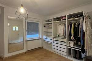 Schöne 4-Zimmer-Altbauwohnung im 2. OG mit Balkon in zentraler Lage in Stuttgart-Untertürkheim   – Die vollständige Adresse der Immobilie erhältst du vom Anbieter., 70327 Lindenschulviertel, Stuttgart – Vorschaubild 5