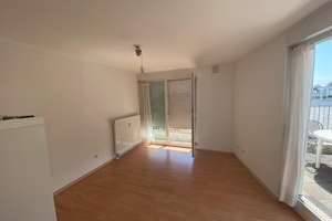 Studentische 1-Zimmerwohnung mit Balkon + Teilmöbliert