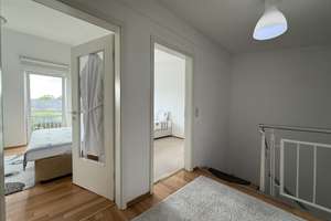 Bothfeld: Exzellentes Wohnen mit viel Platz auf 3 Etagen im RMH, 2x Balkone - Top Lage & Carport! – Die vollständige Adresse der Immobilie erhältst du vom Anbieter., 30659 Bothfeld, Hannover – Vorschaubild 45