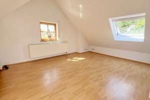 Voller Licht & Wärme: 4 Zimmer Maisonette – Ihr eigenes Haus im Dachgeschoss – Die vollständige Adresse der Immobilie erhältst du vom Anbieter., 96163 Gundelsheim – Vorschaubild 12