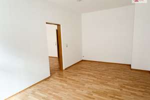 Renovierte 3-Raum-Wohnung direkt im Zentrum von Annaberg! – Buchholzer Str. 11, 9456 Annaberg-Buchholz – Vorschaubild 4
