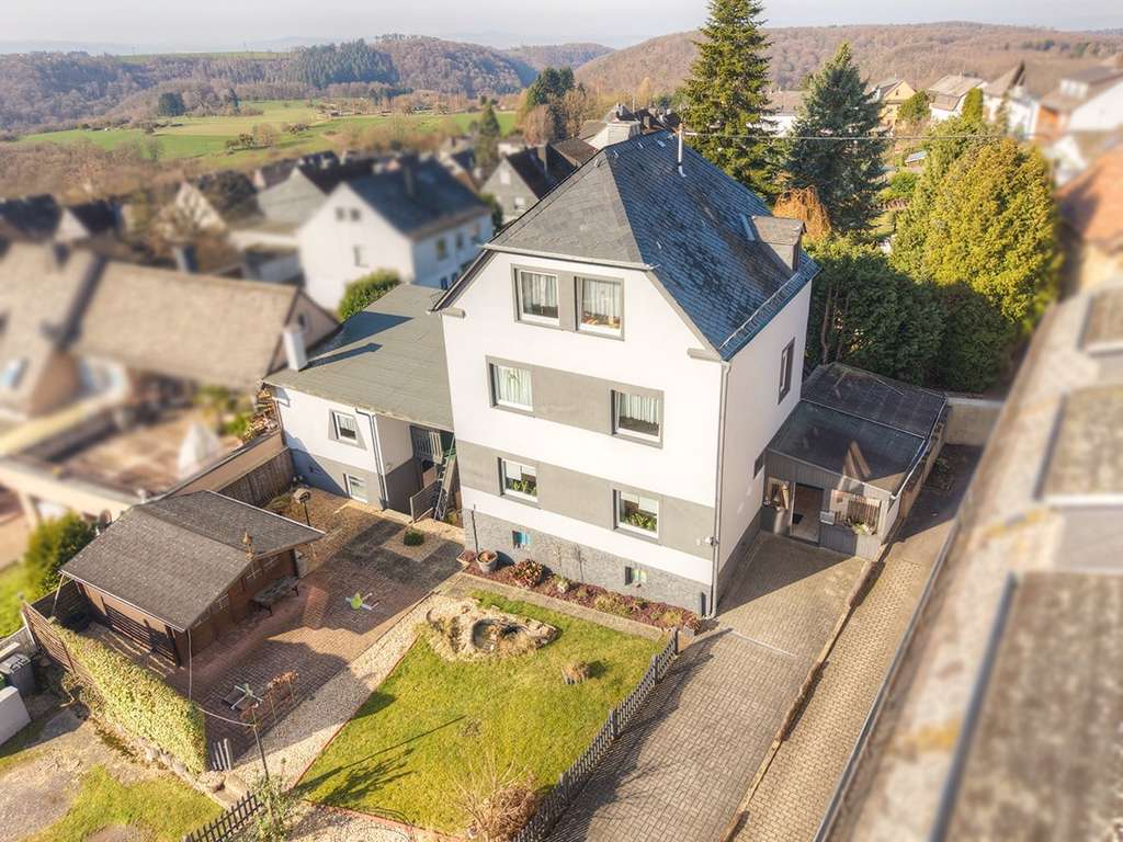 Immobilie in Hillscheid - Haus mit viel Platz für Familie und Hobbies - Bild 3