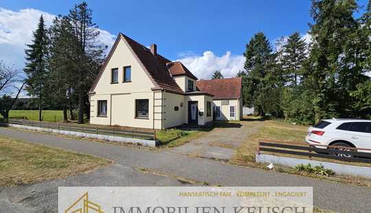 Bild von Sehr großzügig Wohnen & Gewerbe auf großem Grundstück mit viel Platz - 4 Garagen + div. Stellplätze