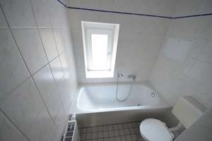 Sanierte Altbauwohnung Laminatboden und Balkon im ruhigen Hofgebäude!  – 4155 Gohlis-Süd, Leipzig – Vorschaubild 3
