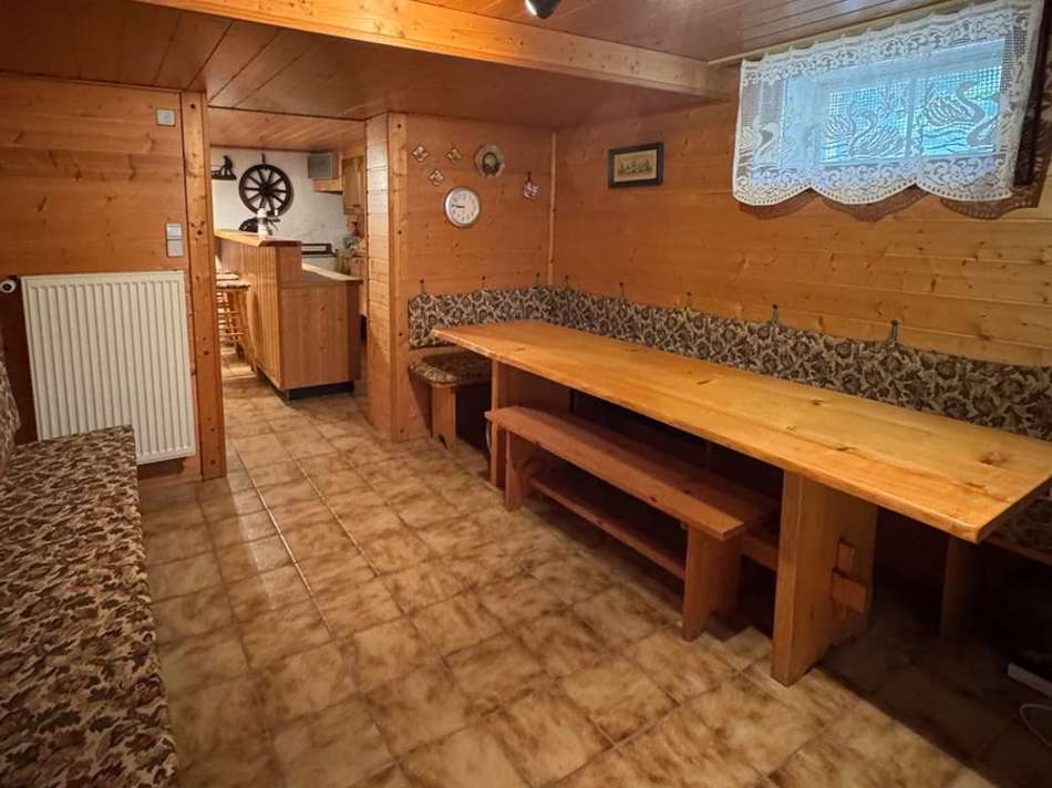 Keller Bar-sitzen