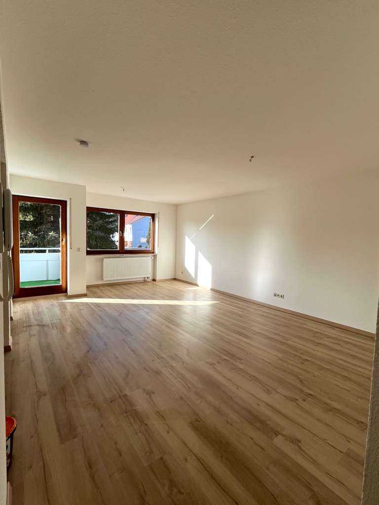 Immobilie in Zimmern ob Rottweil - Tolle renovierte 1,5 Zimmer Wohnung - sofort verfügbar als Kapitalanlage oder Eigennutzung - Bild 2