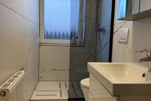 Mehrgenerationenhaus mit 3 großen Wohneinheiten, Doppelgarage, großem Grundstück in Hennef- Zentrum  – Am Steinweg 42, 53773 Hennef (Sieg) – Vorschaubild 12