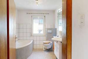 ~~ WOHNHAUS IN RUHIGER LAGE MIT GARTEN, CARPORT UND AUSBAURESERVE ~~ – Die vollständige Adresse der Immobilie erhältst du vom Anbieter., 76857 Waldhambach – Vorschaubild 11
