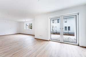 ERSTBEZUG *Moderne 3-Zimmer-Wohnung mit Terrasse und Privatgarten*