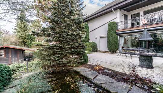 Bild von Familientraum mit Potenzial: Großzügiges Haus mit Einliegerwohnung, Garten und Indoor-Pool