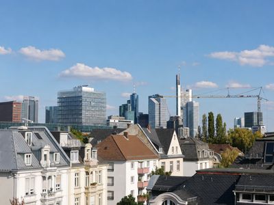 NEU *Paul & Partner* MAISONETTE-WOHNTRAUM MIT BLICK AUF DIE SKYLINE !
