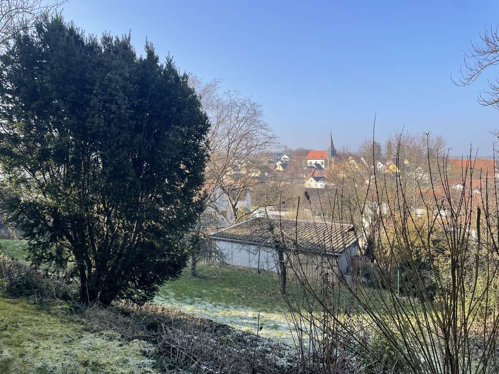 Immobilie in Schwaigern - Freistehendes Zweifamilien-Haus mit Garage in der Nähe von Schwaigern - Bild 2